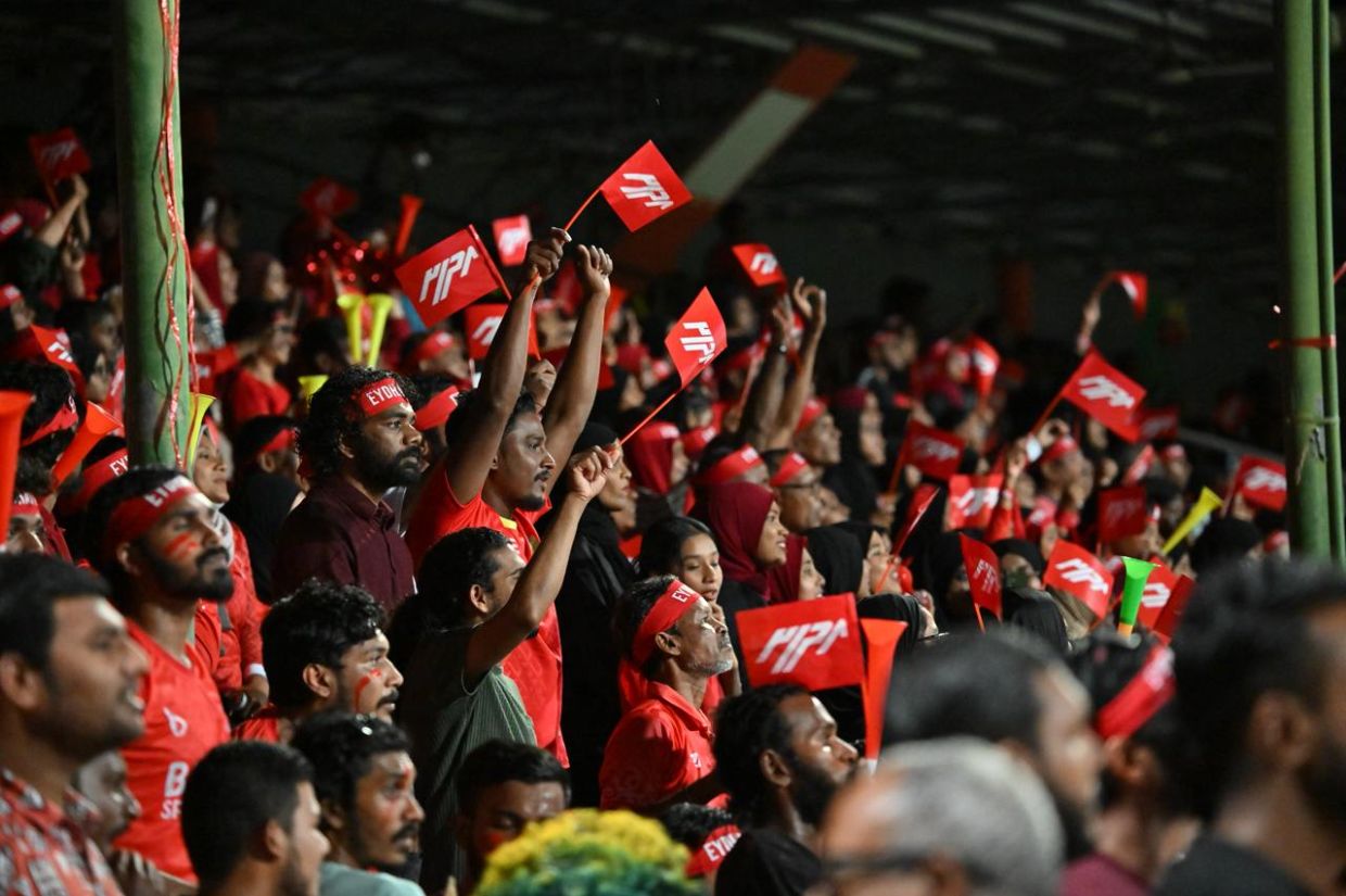 ބ. އޭދަފުށިން ޗެމްޕިއަންކަން ހޯދާފައިވަނީ އައްޑޫ ސިޓީ 2-0 އިން ބަލިކޮށް. / ފޮޓޯ: ޚުލާސާ