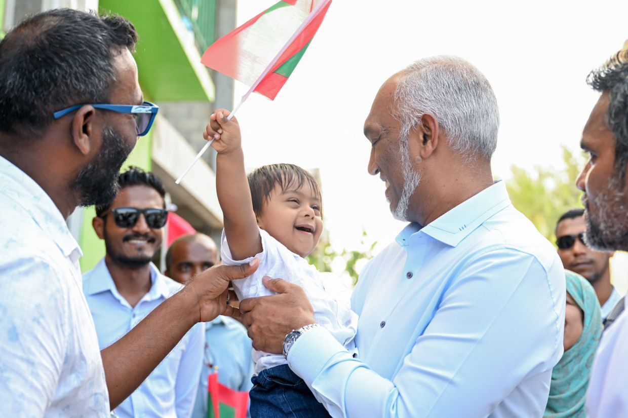 ރައީސް ގުޅިއަށް ކުރެއްވި ދަތުރުފުޅު ތެރެއިން/ ފޮޓޯ: ރައީސް އޮފީސް