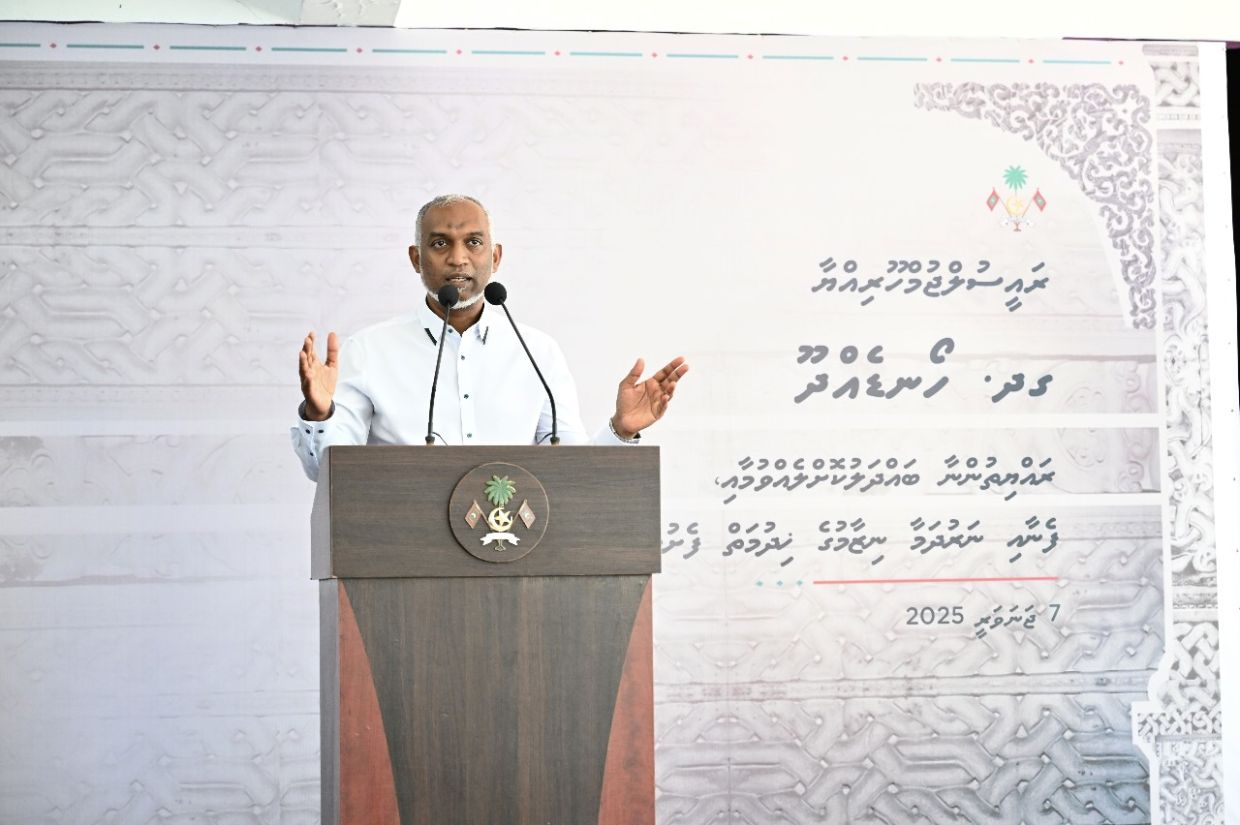 ރައީސް ހޯނޑެއްދޫ ރައްޔިތުންނާއި ބައްދަލުކުރެއްވުން/ ފޮޓޯ: ރައީސް އޮފީސް