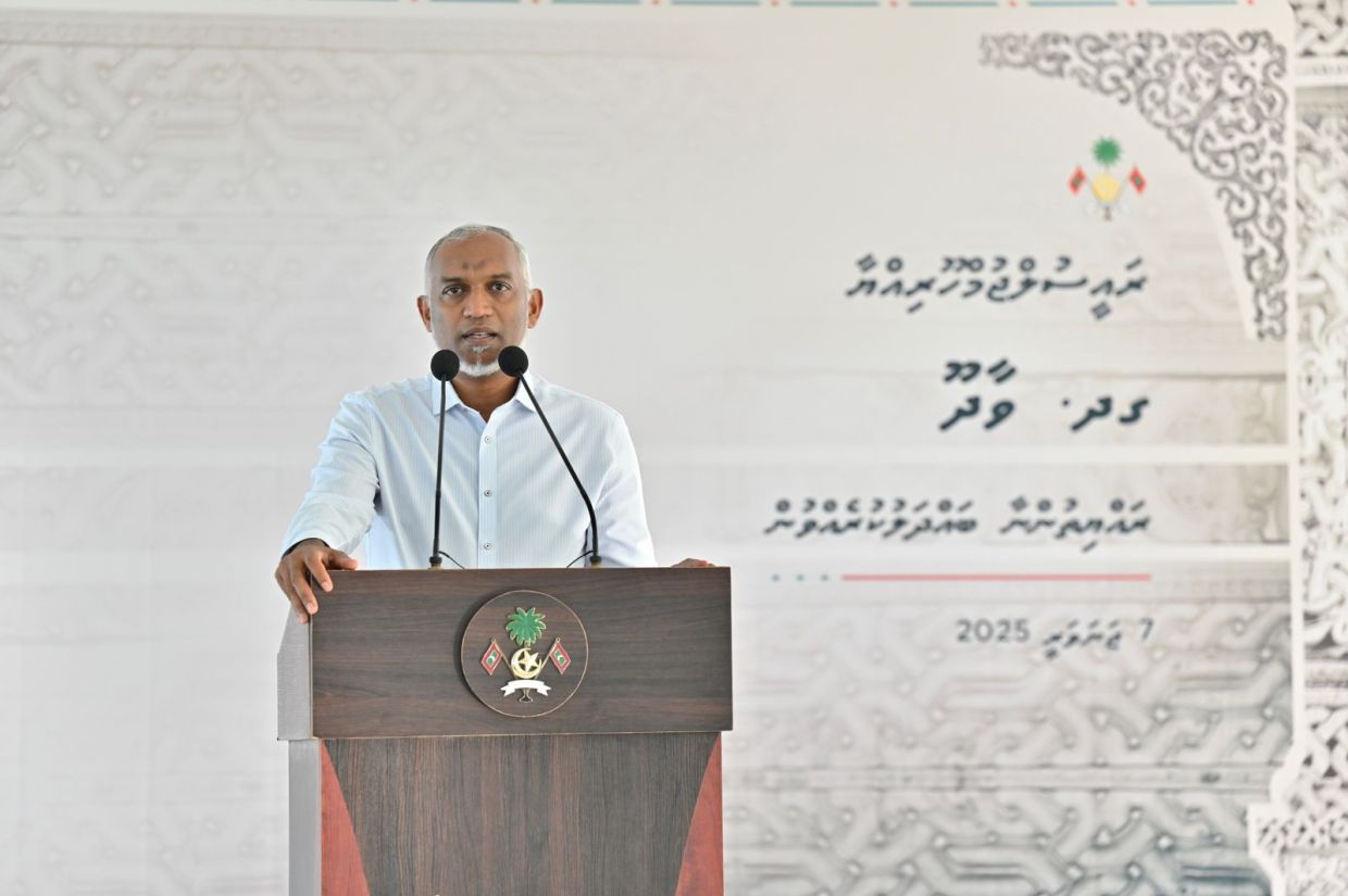 ރައީސުލްޖުމްހޫރިއްޔާ ޑރ. މުޙައްމަދު މުޢިއްޒު ގދ. ވާދޫ ރައްޔިތުންނާ ބައްދަލުކުރެއްވުން. / ފޮޓޯ: ރައީސް އޮފީސް