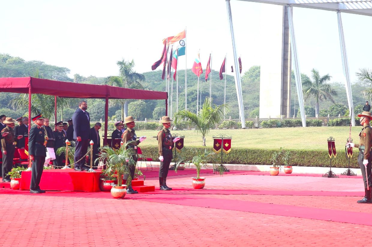 ޑިފެންސް މިނިސްޓަރު ޣައްސާން އަށް އިންޑިއާއިން މަރުޙަބާ ކިޔައިފި