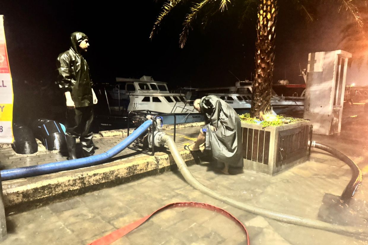 އިއްޔެ އެންމެ ވިއްސާރަކުރީ މާލެއަށް، 130 މިލިމީޓަރުގެ ވާރޭ ވެހުނު!