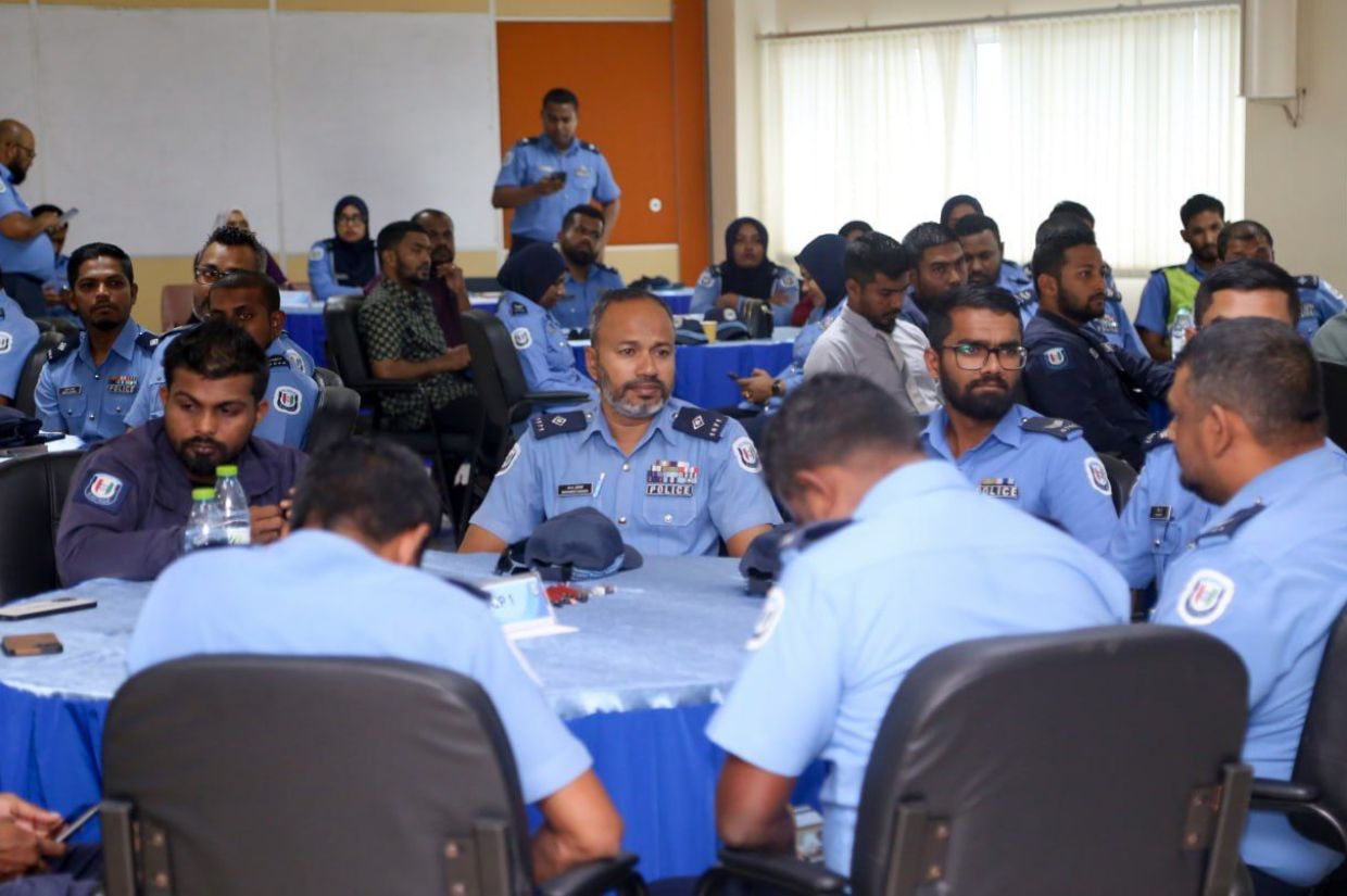 ފުލުހުންގެ ބައްދަލުވުމެއް ކުރިއަށް ގެންދަނީ. / ފޮޓޯ: ފުލުހުން