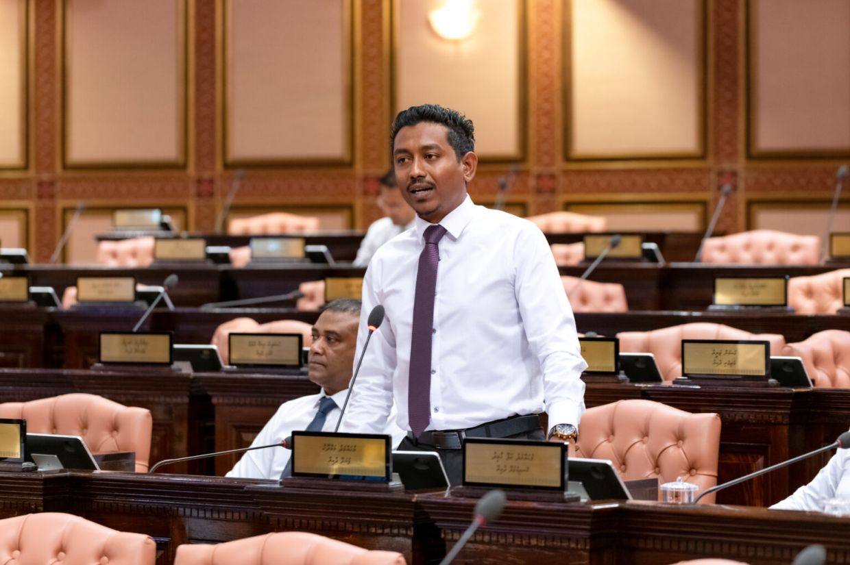 ފުނަދޫ ދާއިރާގެ މެންބަރު މުޙައްމަދު މަމްދޫޙު. / ފޮޓޯ: މަޖިލިސް