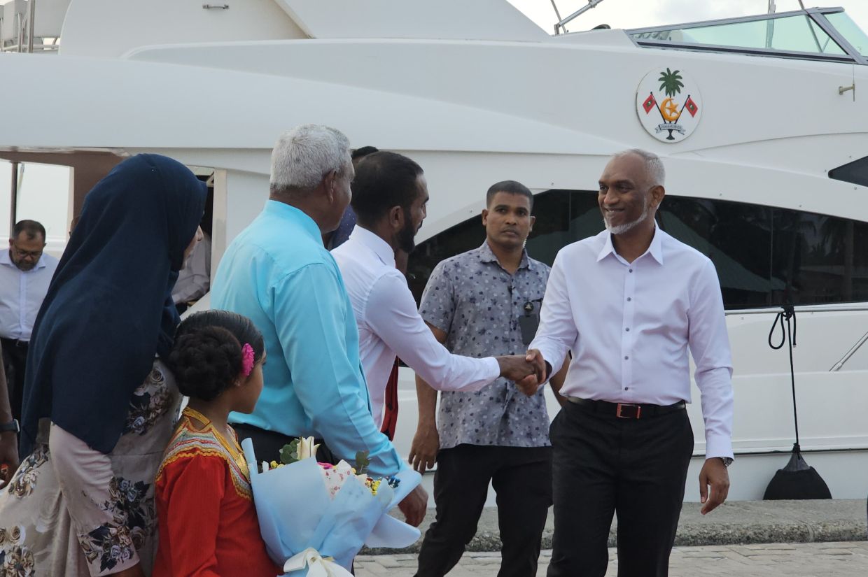 އުނގޫފާރުން ރަތް ދޫލައިގެ މަރުޙަބާއެއް