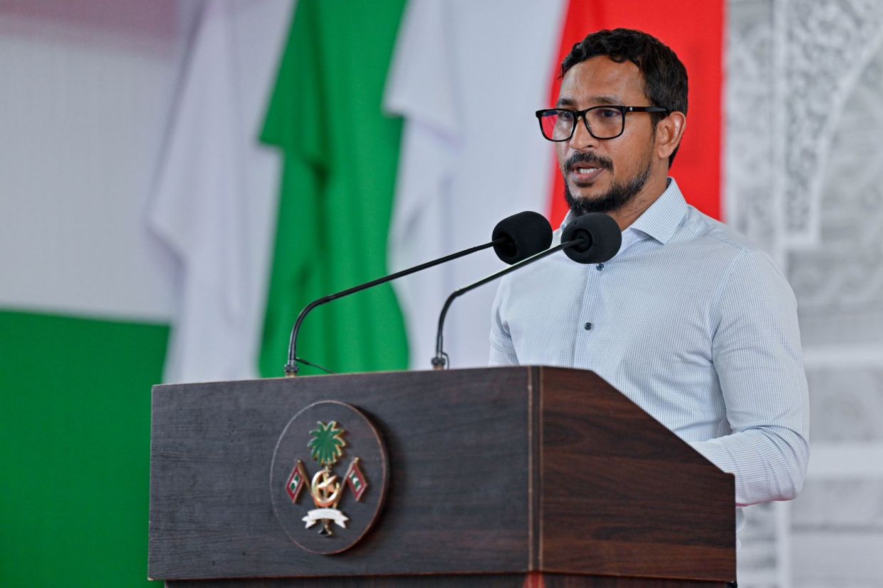 ރައީސް އިންނަމާދޫ ރައްޔިތުންނާ ބައްދަލުކުރެއްވުމަށް ބޭއްވި ޖަލްސާގައި ފަލާހް ވާހަކަދައްކަވަނީ. / ފޮޓޯ: ރައީސް އޮފީސް