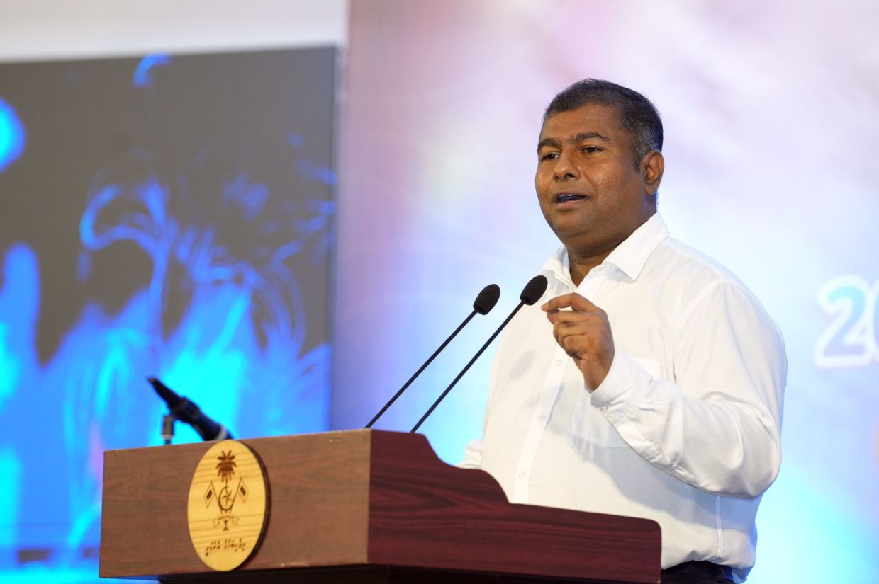 ހެރިޓޭޖް މިނިސްޓަރު އާދަމް ނަސީރު އިބްރާހިމް.