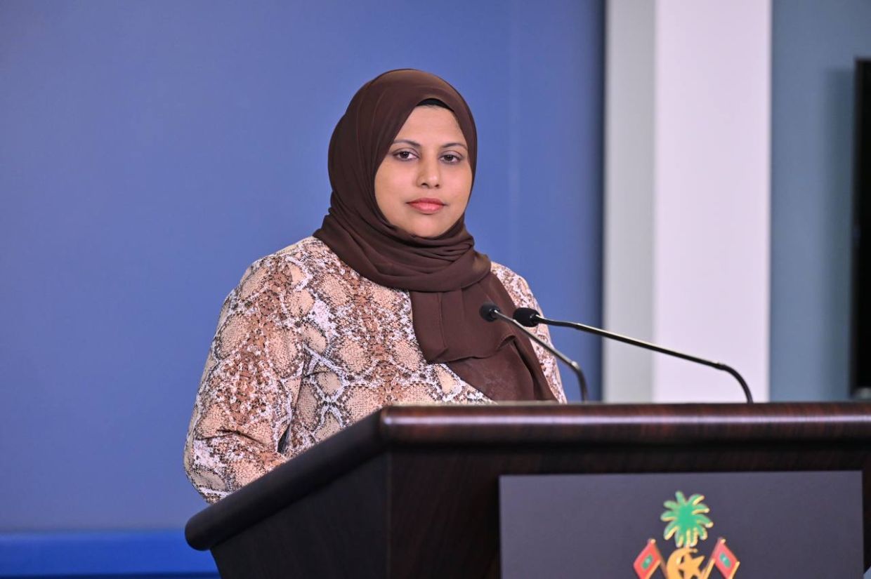 ނޫސްވެރިކަމާއި އިންޓަނެޓް ރެގިއުލޭޓްކުރާ ބިލެއް ހުށަހެޅުމުގެ ވިސްނުމެއް ސަރުކާރުގައި ނެތް: ހީނާ