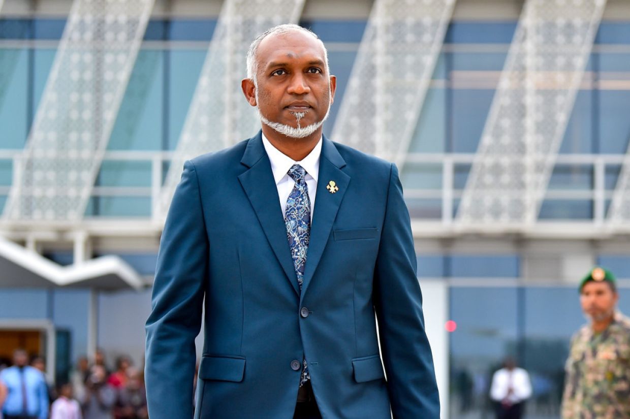 ރައީސުލްޖުމްހޫރިއްޔާ ޑރ. މުޙައްމަދު މުޙައްމަދު މުޢިއްޒު