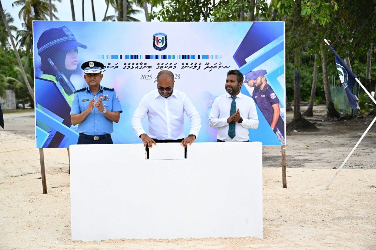 މުރައިދޫގައި ޢިމާރާތްކުރާ އައު ފުލުހުންގެ މަރުކަޒުގެ ބިންގާ އަޅައިފި