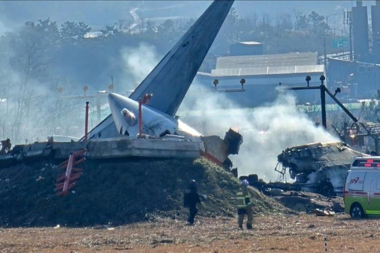 ދެކުނު ކޮރެއާ ފުލައިޓެއް އަނެއްކާވެސް ރޯވެ 30 އަހަރުގައި ބޮޑެތި 15 އެކްސިޑެންޓް