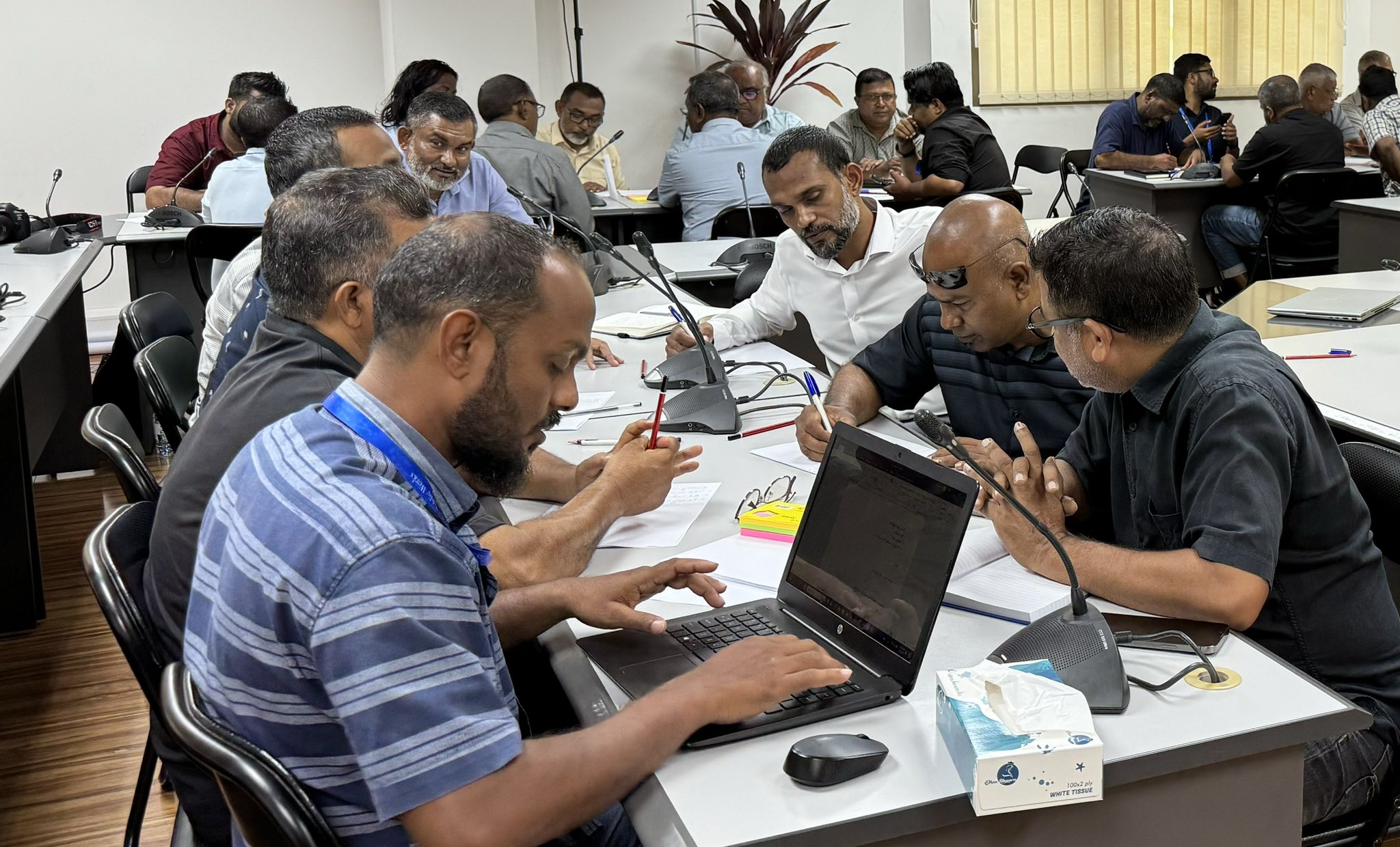 ސަރުކާރާއި ކައުންސިލްތަކާއި މުޢާމަލާތްކުރާނެ ފޯކަލް ޕޮއިންޓެއް ހަމަޖައްސަނީ