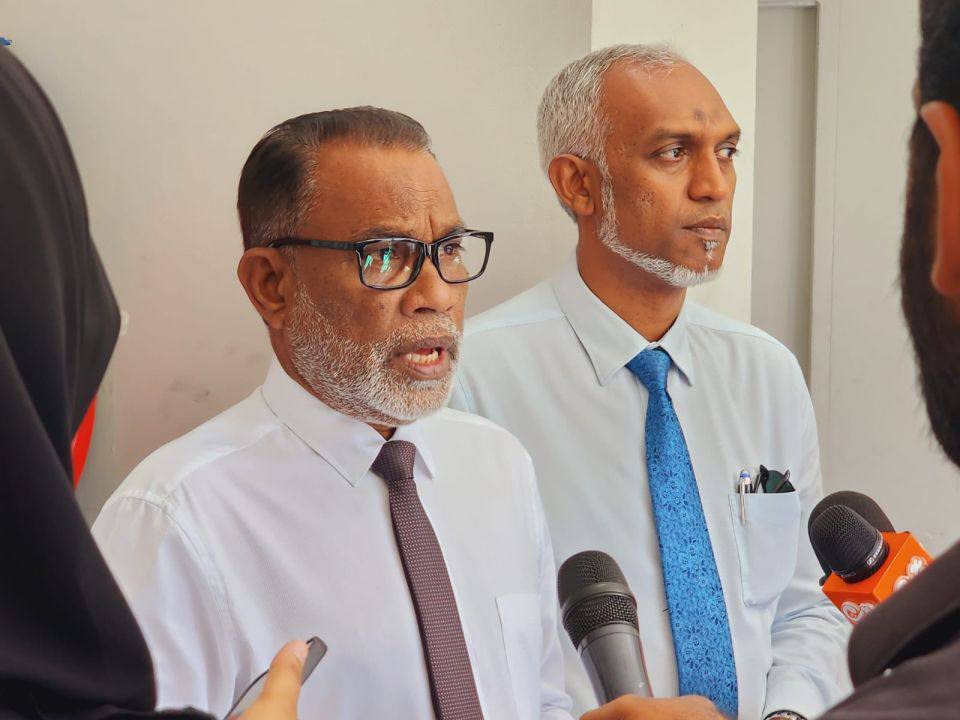 ރައީސް މުއިއްޒުގެ ޓީމް ރޫޅާ ނުލެވޭނެ، ޓީމް އޮތީ ބަދަހިކޮށް - އަބްދުއްރަހީމް