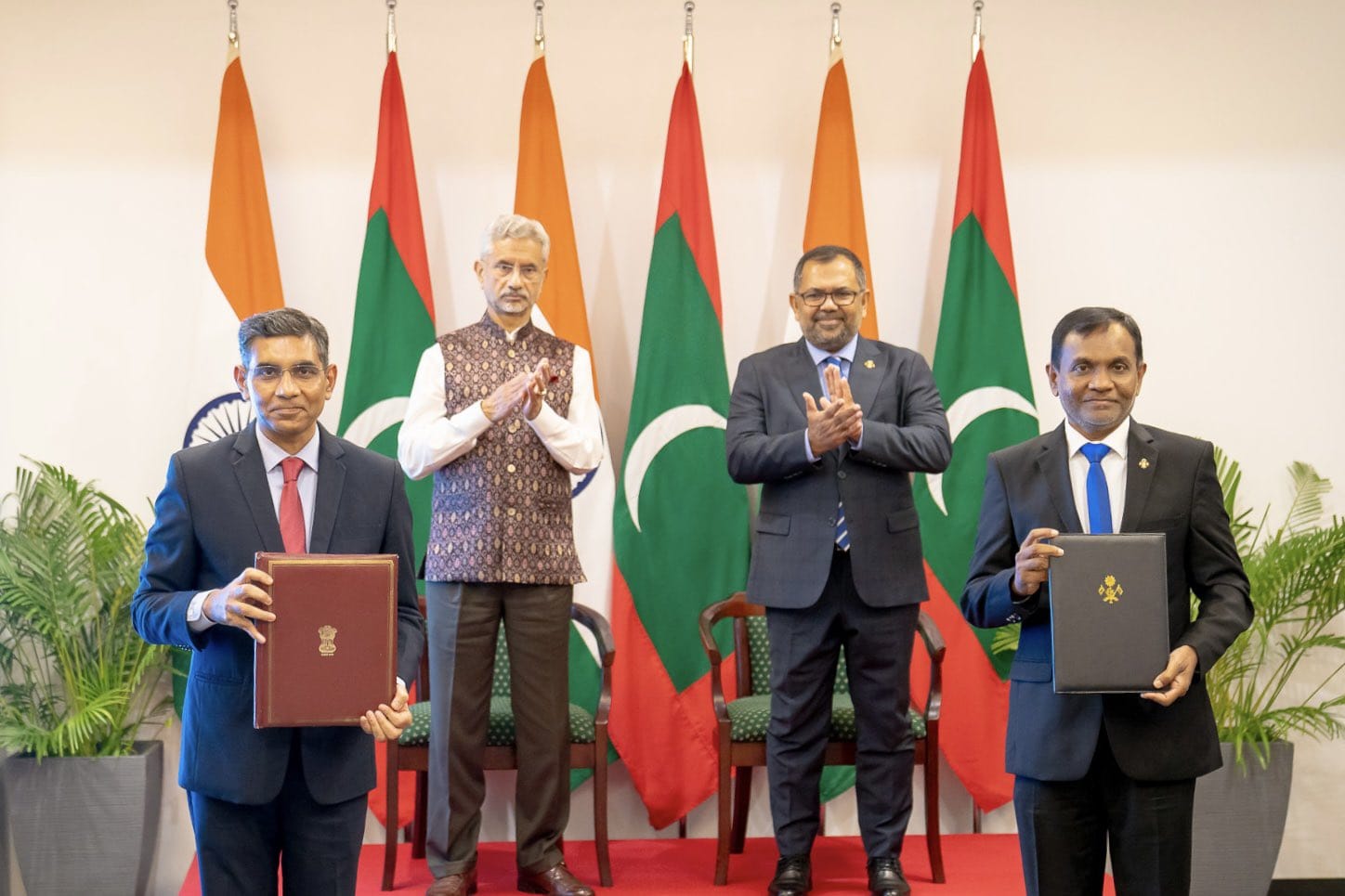 ހުކުުރު ދުވަހު އިފްތިތާހުކުރި 6 މަޝްރޫއުގެ ތެރެއިން