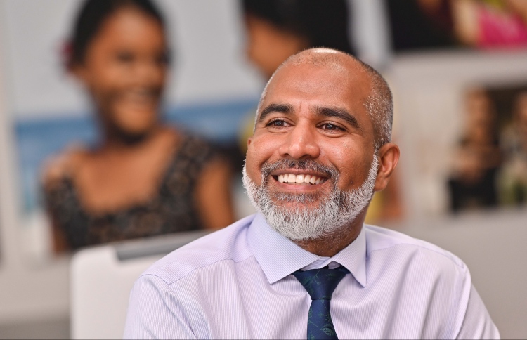 މިނިސްޓަރު އެދިވަޑައިގަތީ ޒިންމާދާރު ދަރިވަރަކަށް ވުމަށް އަޒުމް ކަނޑައަޅަން