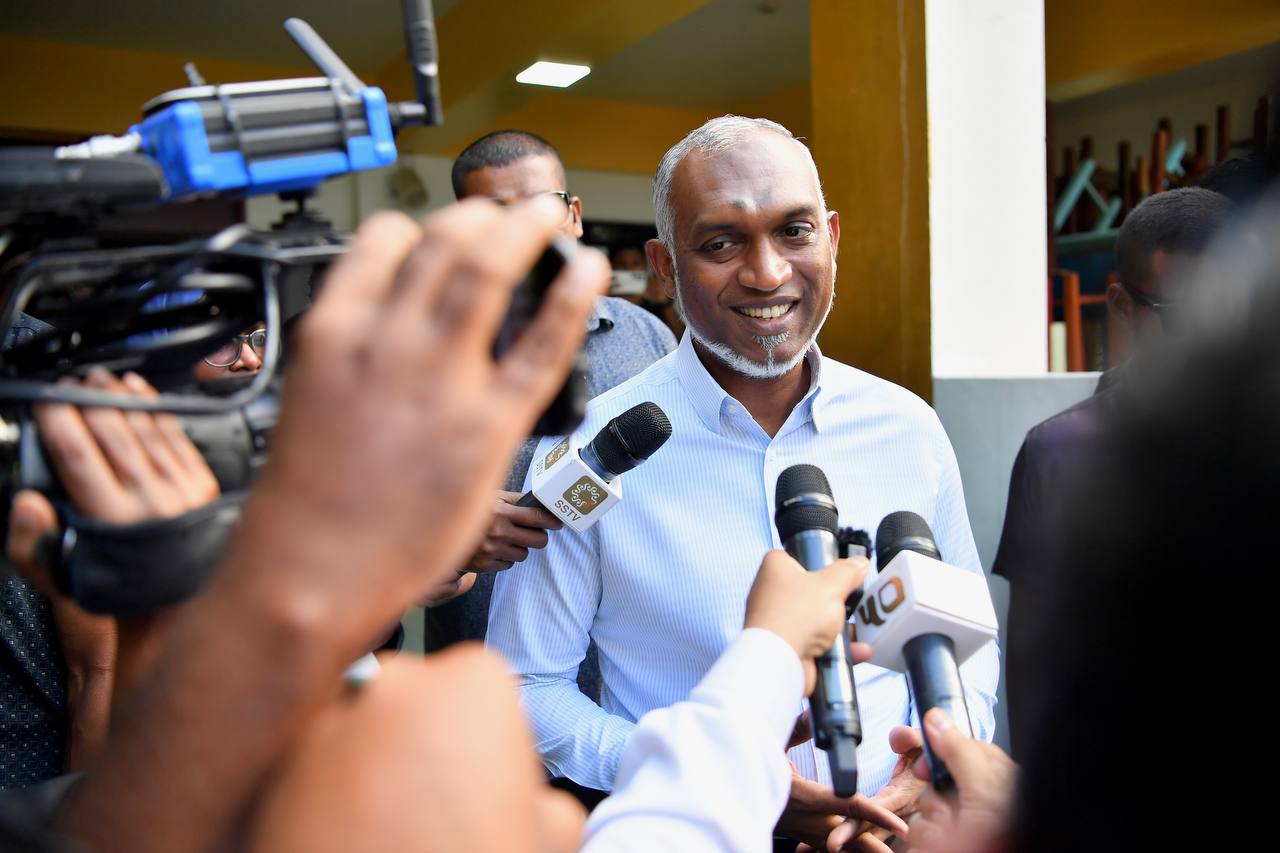 ރައީސުލްޖުމްހޫރިއްޔާ ޑރ. މުޙައްމަދު މުޢިއްޒު ނޫސްވެރިންނަށް ޖަވާބު ދެއްވަނީ