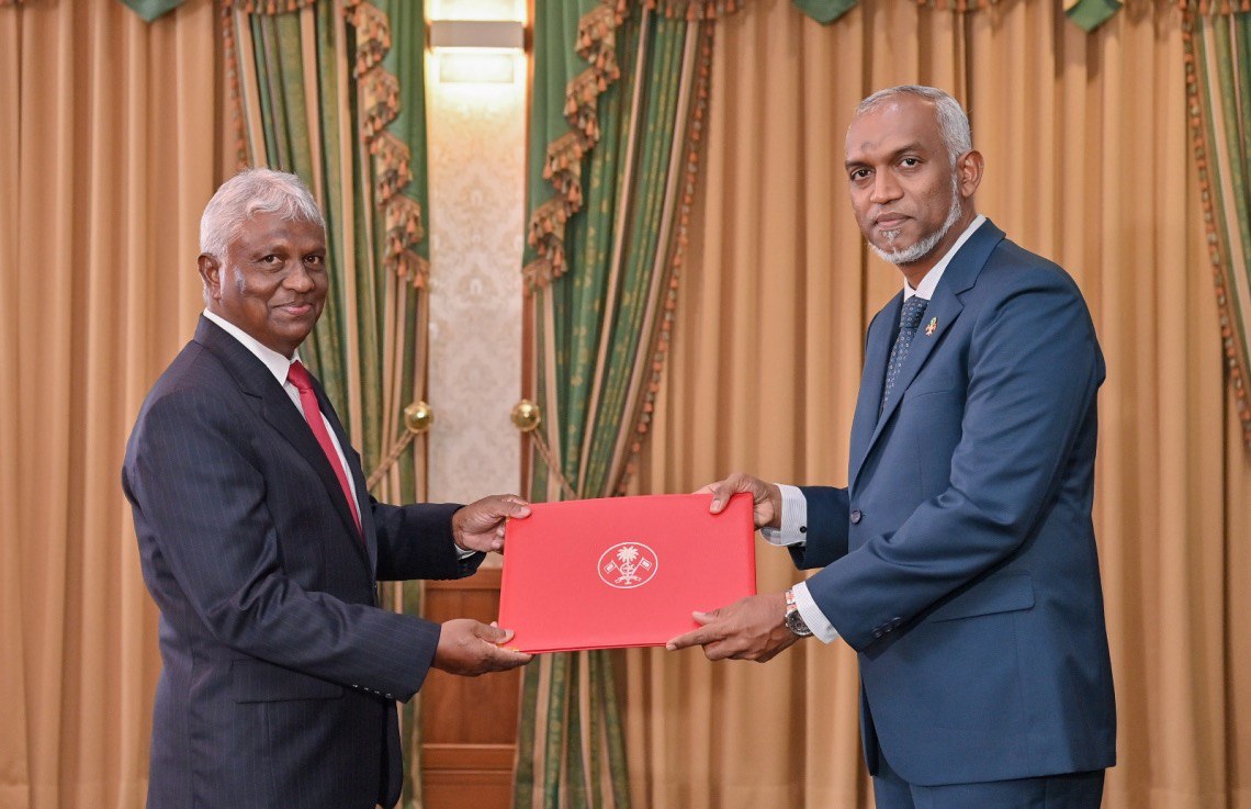 ފޮރިން މިނިސްޓްރީން ވަކިކުރި ފަހުމީއަށް އަލުން ވަޒީފާ ދީފި