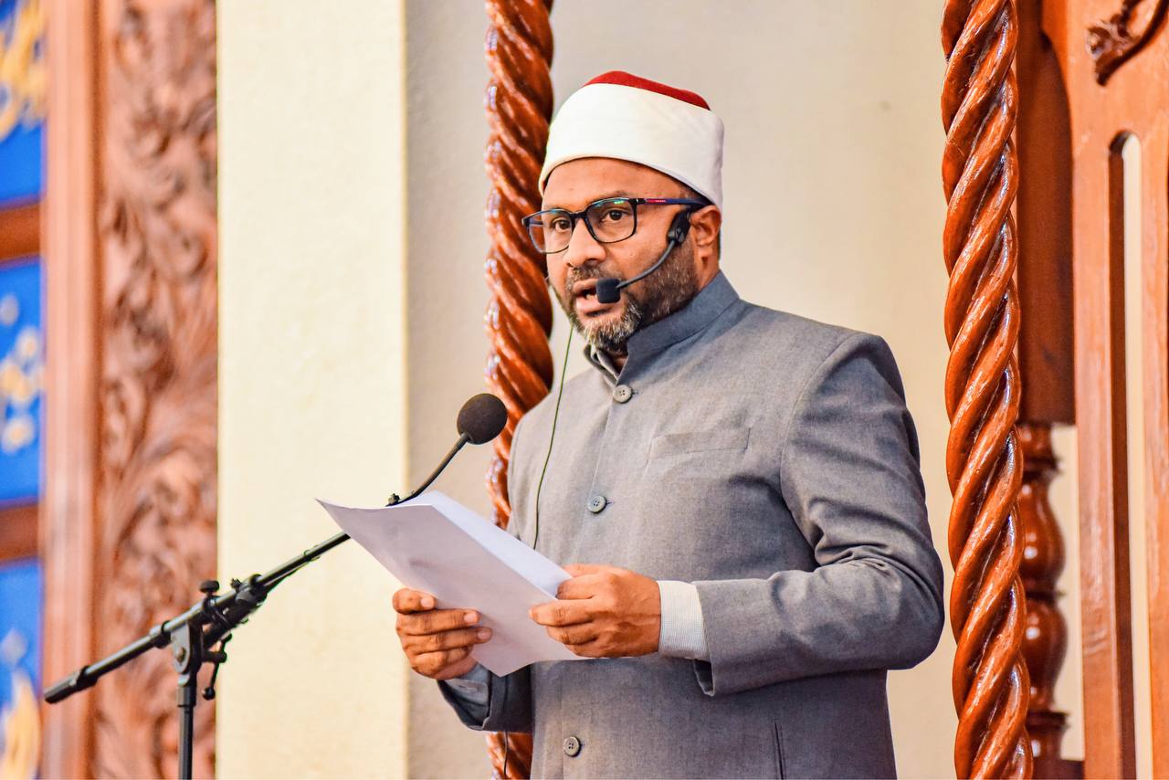 އިސްލާމިކް މިނިސްޓަރ ޑރ. ޝަހީމް. ފޮޓޯ: މިނިސްޓްރީ