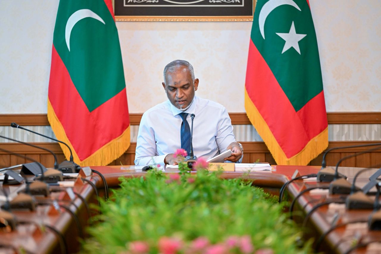 ރައީސުލްޖުމްހޫރިއްޔާ ޑރ. މުޙައްމަދު މުޢިއްޒު