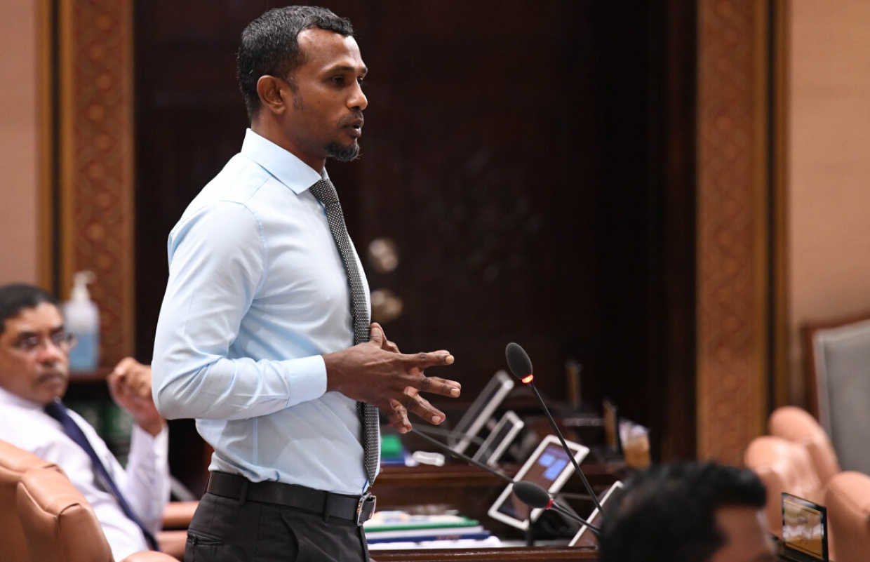 ޑެޕިއުޓީ ޕީޖީ ލީޑަރުކަމުން އިސްތިއުފާ ދިނީ އަމިއްލަ މަސައްކަތް ކުރަން: ތޯރިޤް