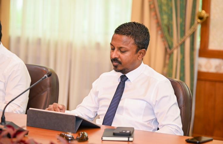 އެޓާނީ ޖެނެރަލް އަޙްމަދު އުޝާމް