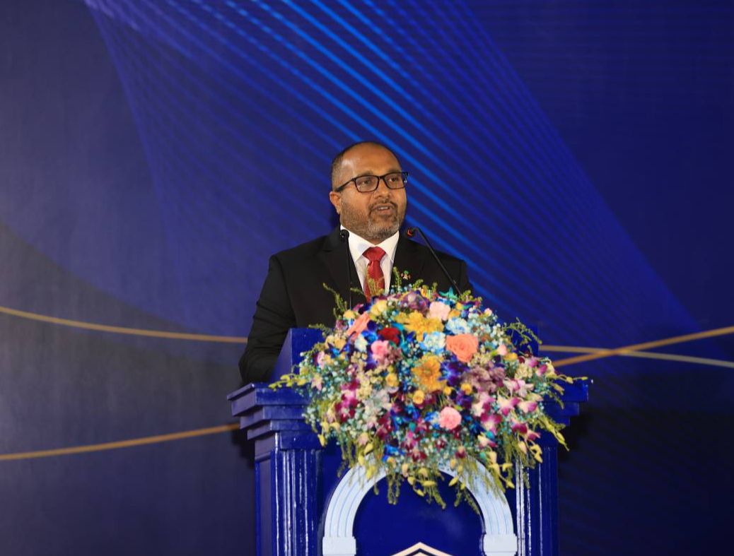 ފުލުހުންގެ އަޒުމުގެ މަތީގައި ނުގުޑާ ތިބެ، ކުރާ ހުވަޔާ އެއްގޮތަށް ޢަމަލުކުރުމަށް އިހުސާން ގޮވާލައިފި