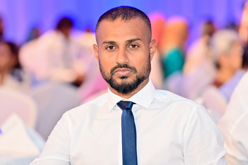 ފެނަކަ މެނޭޖިންގ ޑައިރެކްޓަރު މުއާޒު މުހައްމަދު ރަޝީދު