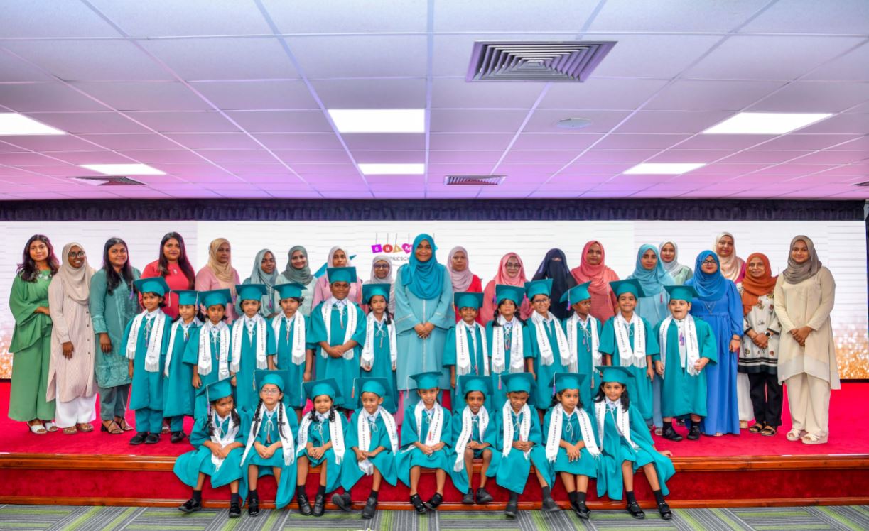 އިސްލާމީ ގިއުގަނޑުގެ ތެރޭގައި ދަރިން ތަރުބިއްޔަތުކުރުމަށް ފަސްޓް ލޭޑީ އިލްތިމާސްކުރައްވައިފި