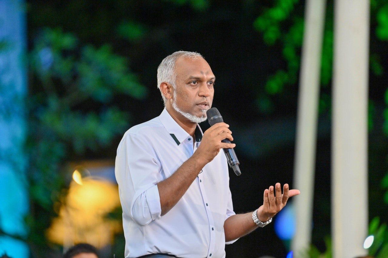 ރައީސުލްޖުމްހޫރިއްޔާ ޑރ. މުޙައްމަދު މުޢިއްޒު