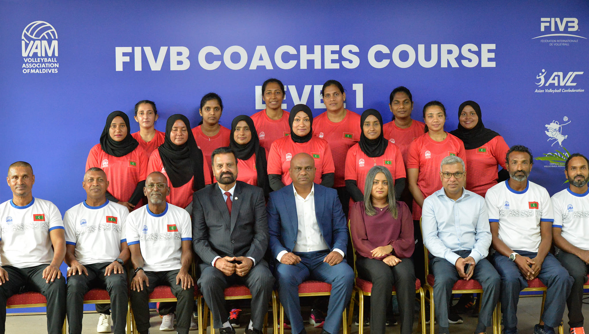 އެފްއައިވީބީ ކޯޗިން ލެވެލް 1 ކޯސް އިފްތިތާހު ކުރުމުގެ ތެރެއިން