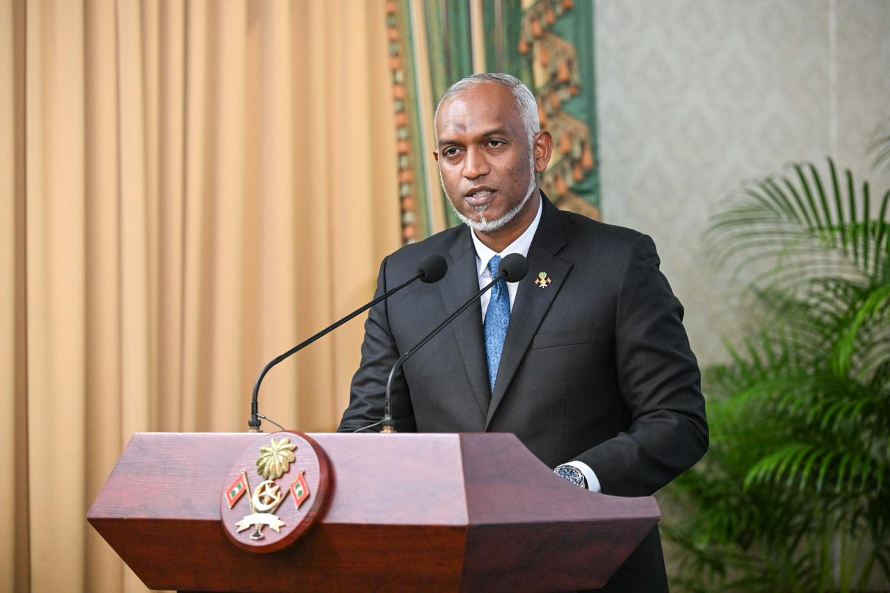 ރައީސުލްޖުމްހޫރިއްޔާ ޑރ. މުޙައްމަދު މުޢިއްޒު
