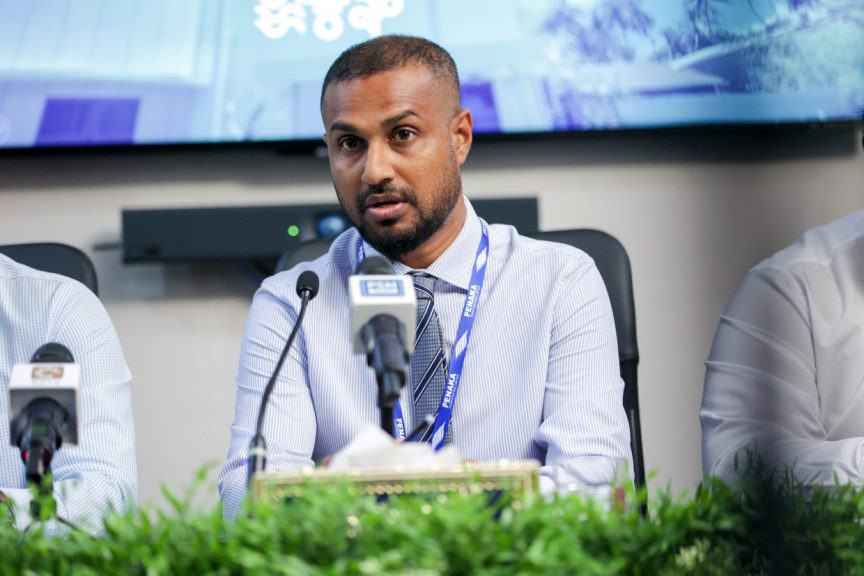 ފެނަކަ ކޯޕަރޭޝަންގެ އެމްޑީ މުޢާޒު މުޙައްމަދު ރަޝީދު /ފޮޓޯ: ސަން އެމްވީ