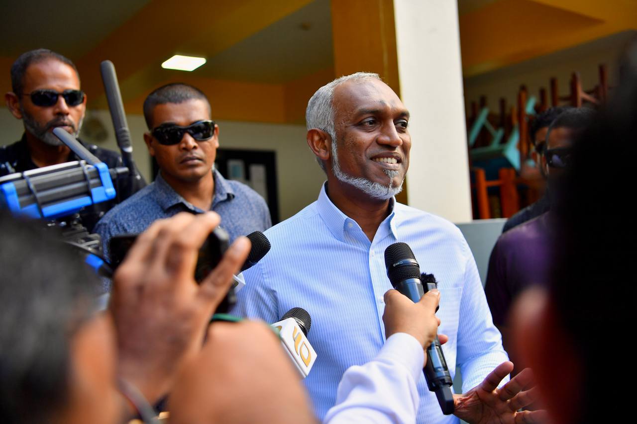 ރައީސުލްޖުމްހޫރިއްޔާ ޑރ. މުޙައްމަދު މުޢިއްޒު ނޫސްވެރިންނަށް ޖަވާބު ދެއްވަނީ