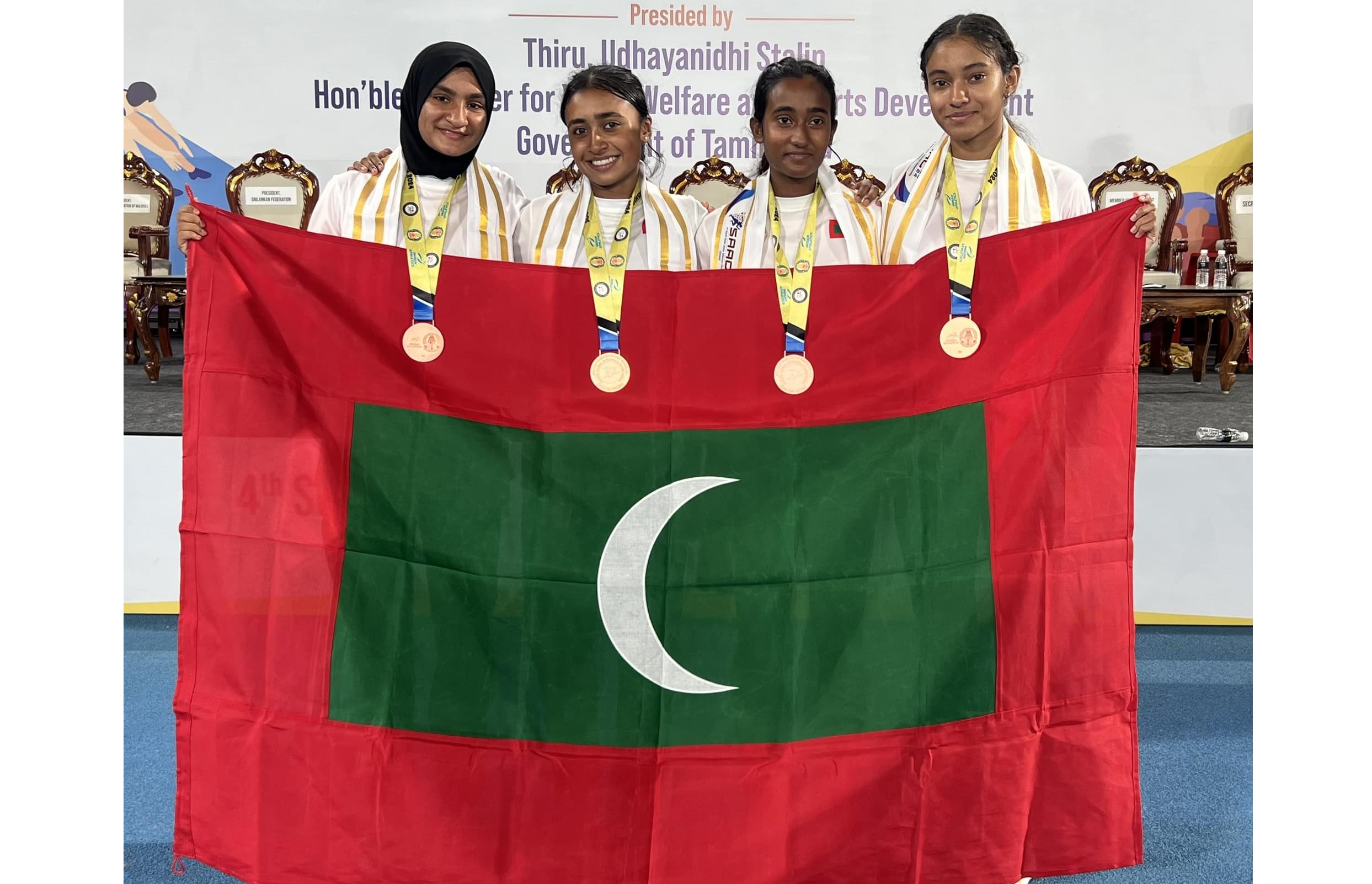 ފޮޓޯ: ރާއްޖޭގެ އަންހެން އެތްލީޓުން