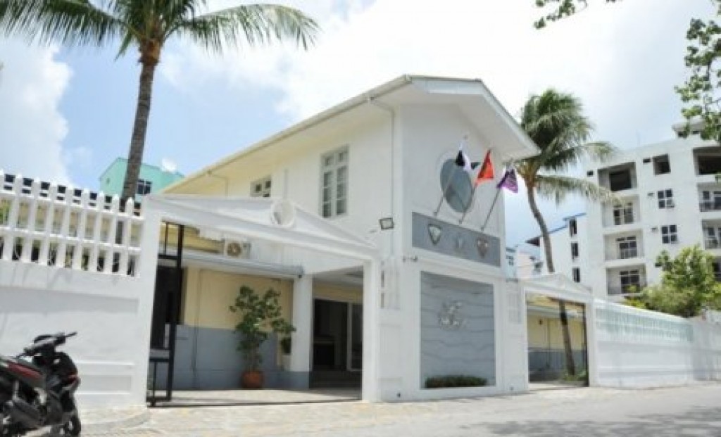 ސެނެހިޔާގައި އިންޑިއާ ޑޮކްޓަރުން އެބަ ތިބި، ނުރައްލެއް އޮތް ނަމަ ފޮނުވާލާނެ - ސަރުކާރު