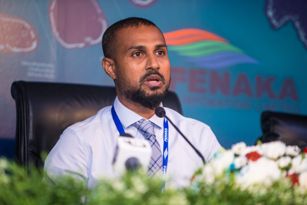 ފެނަކަ އެމްޑޯ، މުއާޒް މުހައްމަދު ރަޝީދުގެ ފޮޓޯއެއް