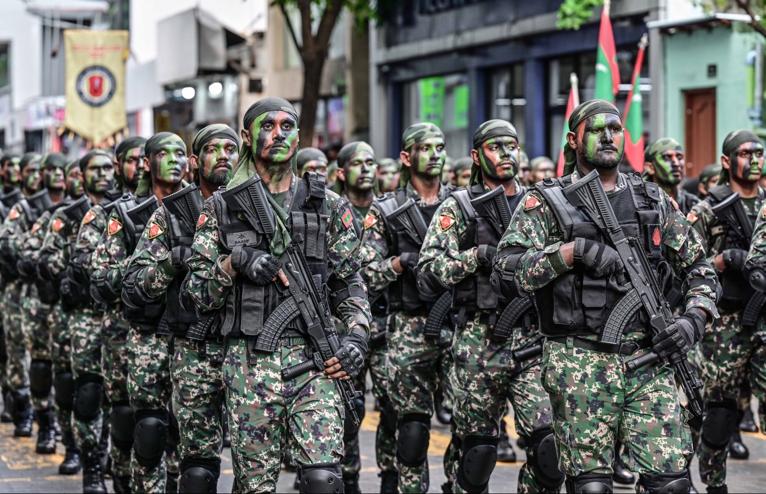 ދިގު މުއްދަތަށް ޚިދުމަތްކުރާ ސިފައިންނަށް އަބުރުވެރި ދިރިއުޅުމެއް، އަލަށް ގުޅޭ ސިފައިންނަށް އުޖާލާ ކުރިމަގެއް ކަށަވަރު ކޮއްދެވޭނެ