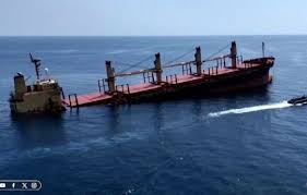 އިނގިރޭސީވިލާތުގެ ބޯޓެއް ފައްތާލަނީ