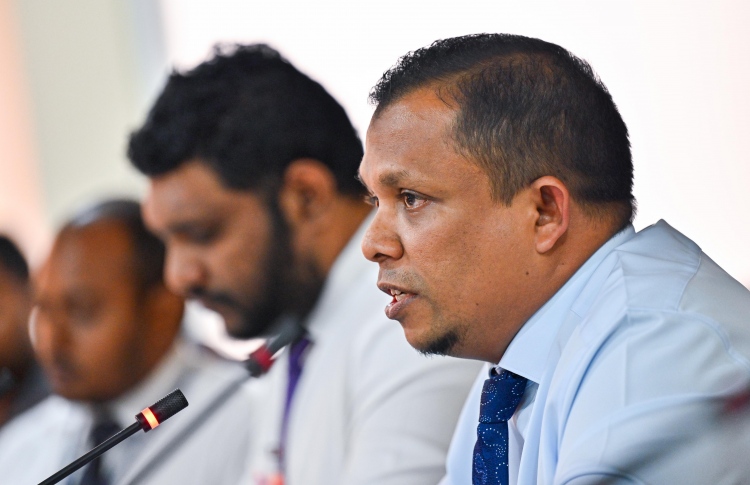 ފިނޭންސް މިނިސްޓަރ ޑރ. މުހައްމަދު ޝަފީގު މާލިއްޔަތު ކޮމިޓީގައި