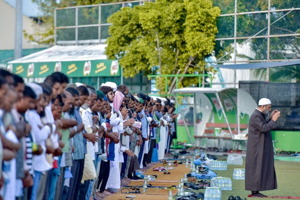 ޢީދު ނަމާދު ބޮޑު ޖަމާޢަތުގައި ކުރަނީ