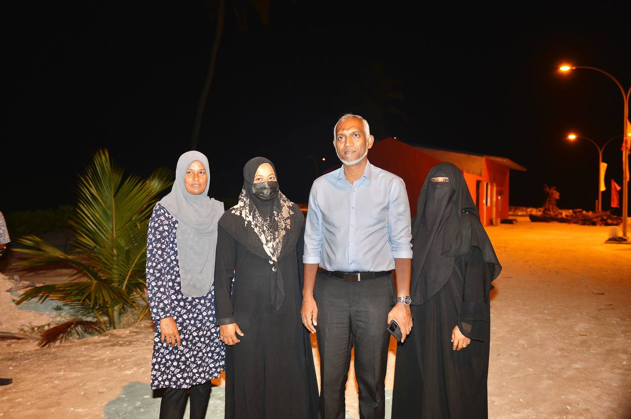 ރައީސުލްޖުމްހޫރިއްޔާ ޑރ. މުޙައްމަދު މުޢިއްޒު
