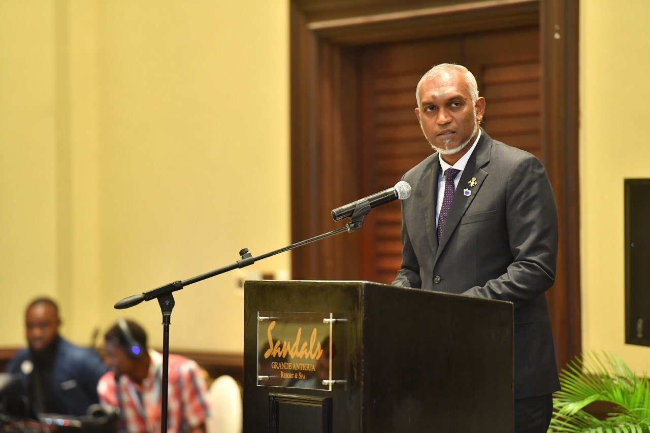 ބައިނަލްއަޤްވާމީ ބައްދަލުވުމުގައި ރޭ ، ރައީސްގެ ތަޤްރީރަށްފަހު ފޮޓޯއަކަށް ހުއްޓިވަޑައިގެން