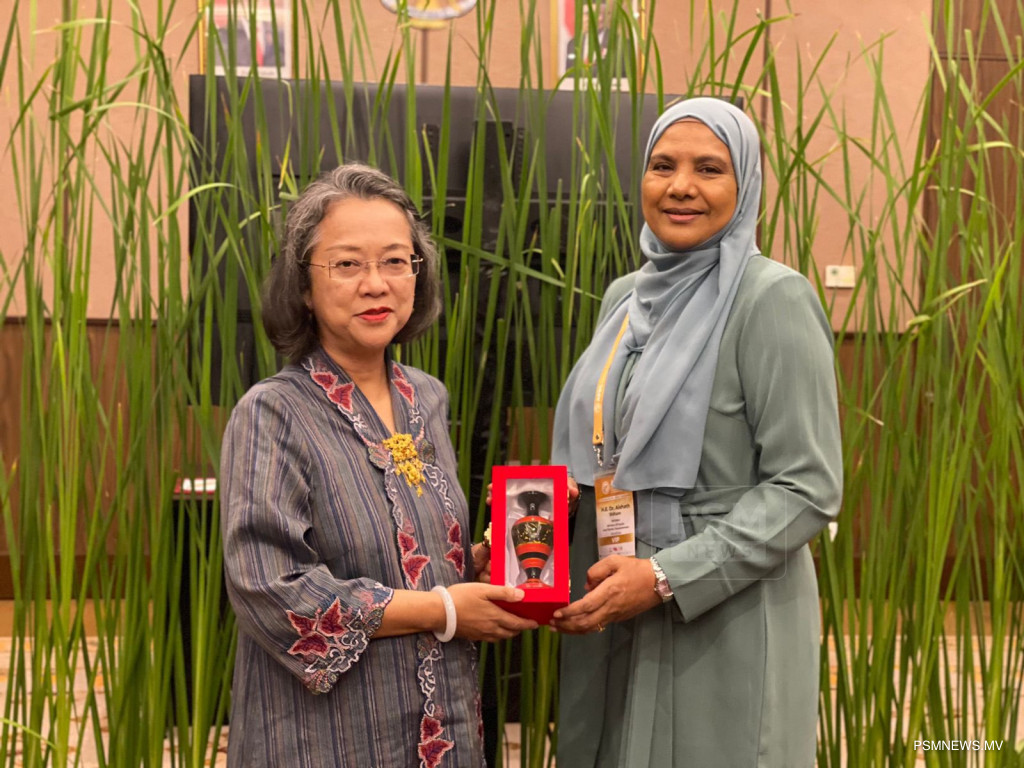 ޔޫއެންއެފްޕީއޭއާއެކު ގުޅުން ބަދަހިކުރުމަށް ވަޒީރު ޑރ. ޢައިޝަތު ޝިހާމް އިންޑޮނޭޝިޔާގައި މަޝްވަރާކުރައްވައިފި