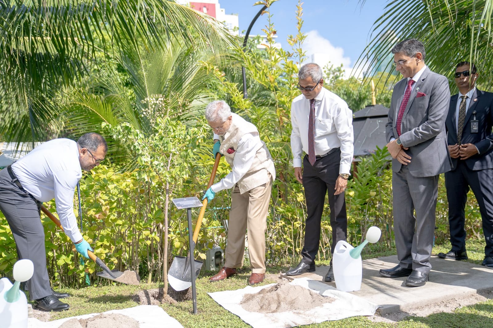 އިންޑިއާގެ މިނިސްޓަރ އޮފް އެކްސްޓަރނަލް އެފެއާޒް ޑރ.ޖަޔަޝަންކަރް އާއި ރާއްޖޭގެ މިނިސްޓަރ އޮފް ފޮރިން އެފެއާޒް މޫސާ ޒަމީރު ސްޓަރފްރުޓް ގަސް އިންދަނީ