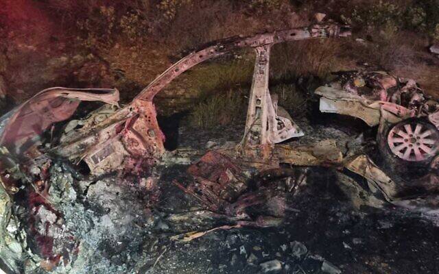މުސްލިމުން ބޮން ހަރުކޮށްގެން އައިސް އިޒްރޭލުގެ 6 ސިފައިން މަރާލުމަށް ބޭނުންކުރި ކާރު
