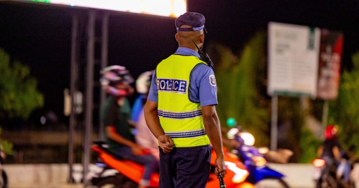 ޕާކްކޮށްފައިހުރި ސައިކަލެއްގެ މަޑިދަށުން ކިލޯއަކަށްވުރެ މަސްތުވާތަކެތި ފެނިއްޖެ