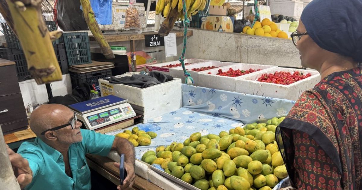 ދަނޑުވެރިންގެ ކަންބޮޑުވުންތައް އަޑުއެއްސެވުމަށް ވަޒީރު މާރުކޭޓަށް