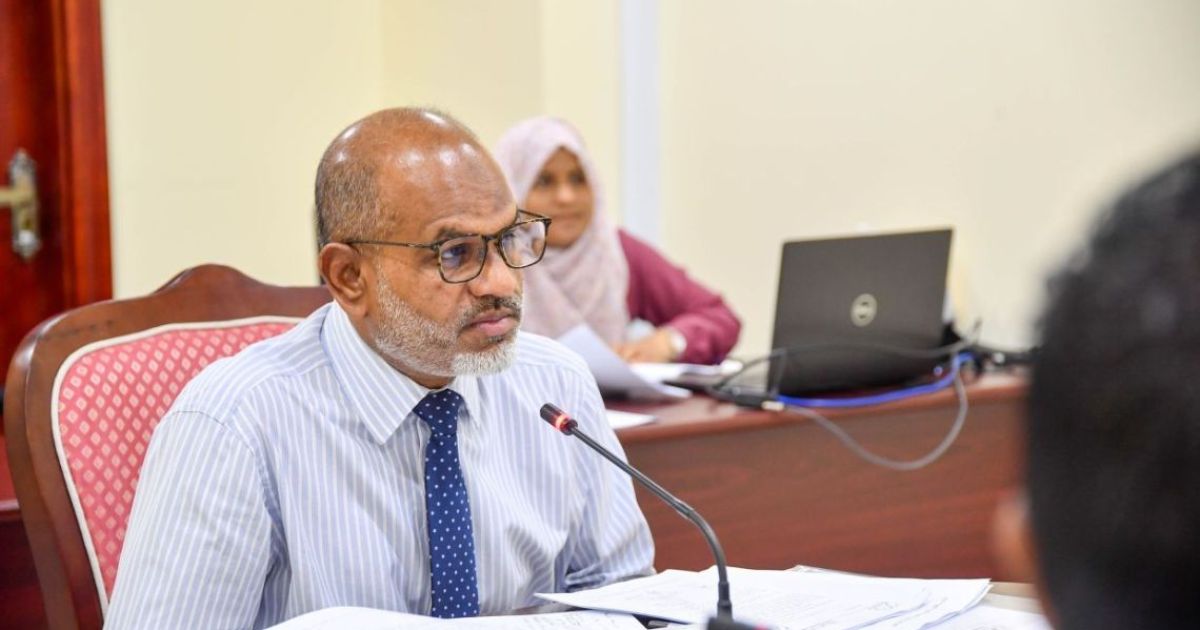 ބޭނުންޖެހިއްޖެނަމަ ސަރުކާރުން ފައިސާ ޗާޕުކުރިޔަސްކުރާނީ ޒިންމާދާރުކަމާއެކު: ނާޒިމް