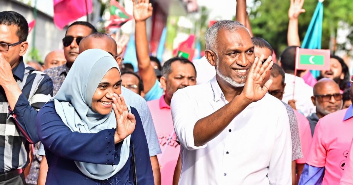 ރައީސްގެ ޢާއިލާއިން ނޫސްވެރިންނާއި ބައްދަލުކުރައްވަނީ