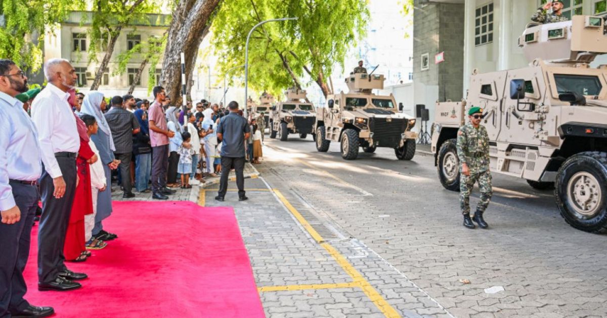 ސިފައިން އަލަށް ގެނައި އާމަޑް ވެހިކަލްތައް ދައްކާލައިފި